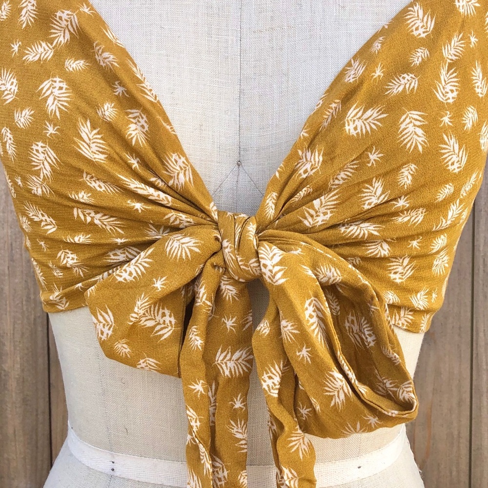 Botanic Printed Crop Top - Picture 4 of 8